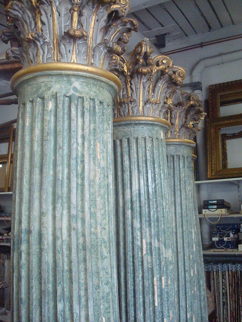Set of 4 pillars