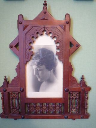 Orientalist frame