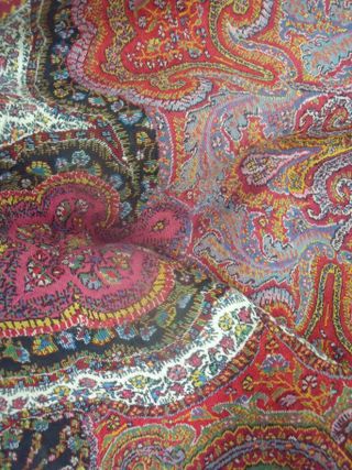 Colors of paisley