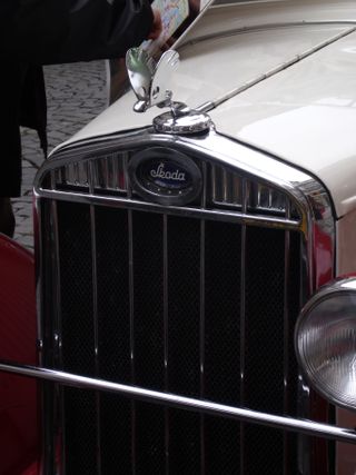 City tour in an old car