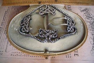 Rhinestone frencch belt locker