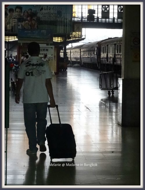 Huan lampong train station in the morning