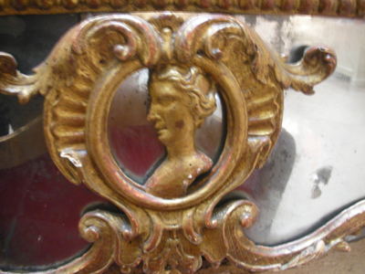 Detail_on_a_mirror